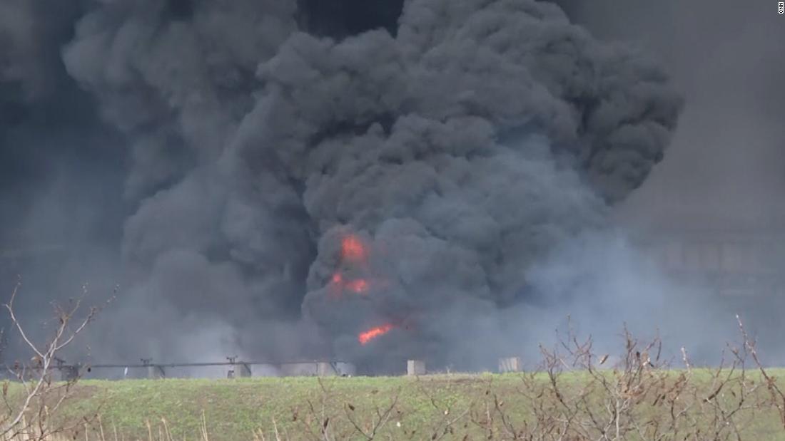 Russia invades Ukraine, Kharkiv endures heavy shelling