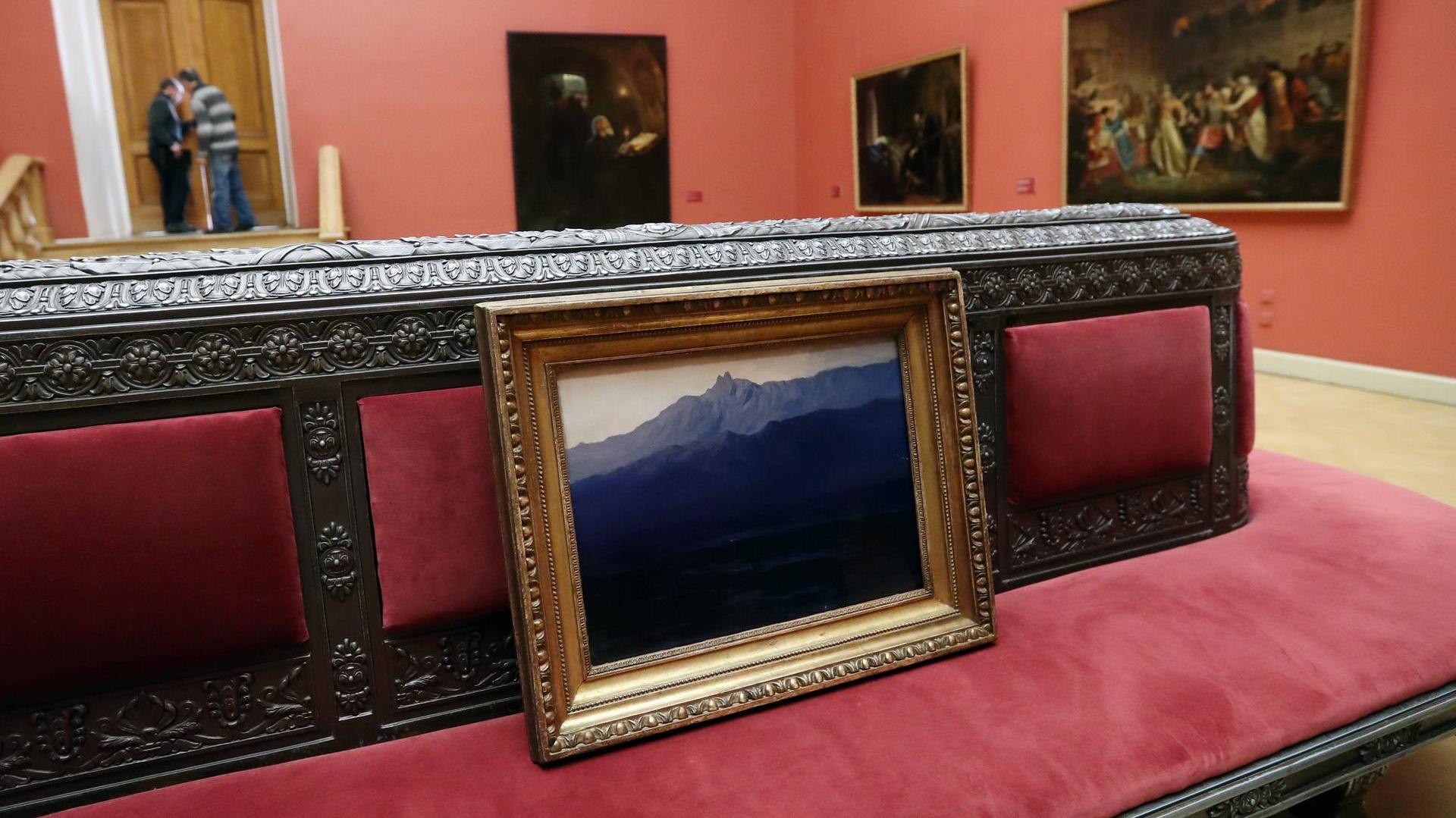 ++ News zum Ukraine-Krieg ++ Russische Soldaten sollen Kunst aus Mariupoler Museen gestohlen haben