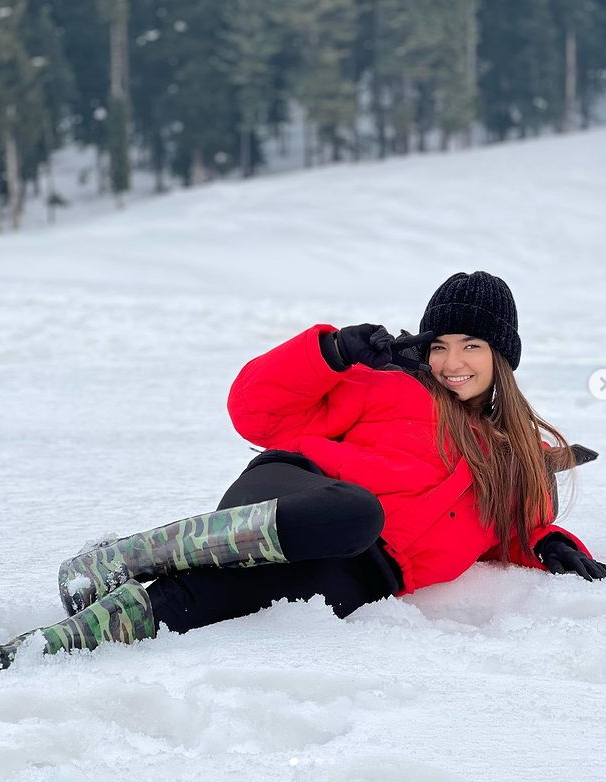 Anushka Sen(Meher), Age, Biography, Boyfriend, Net Worth, Movies