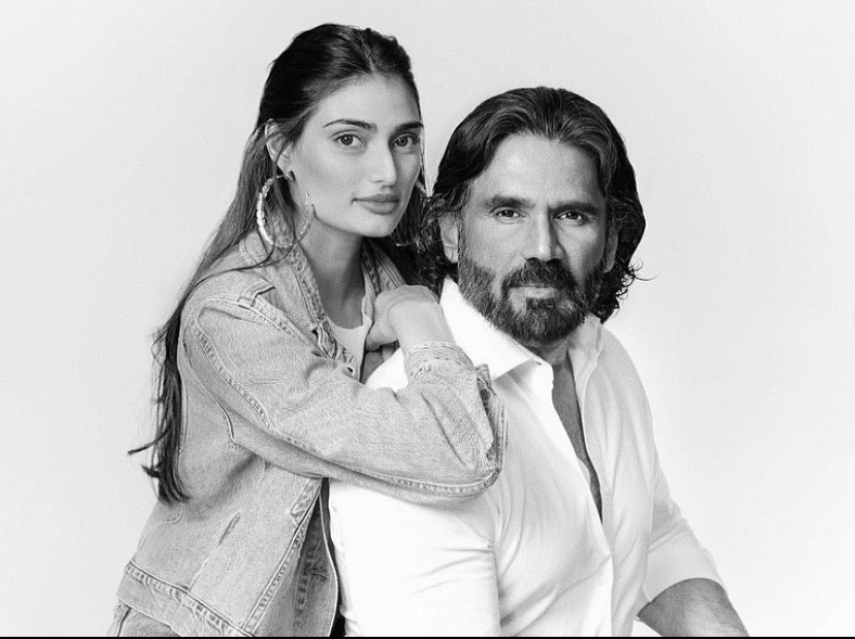 Athiya Shetty  with her father