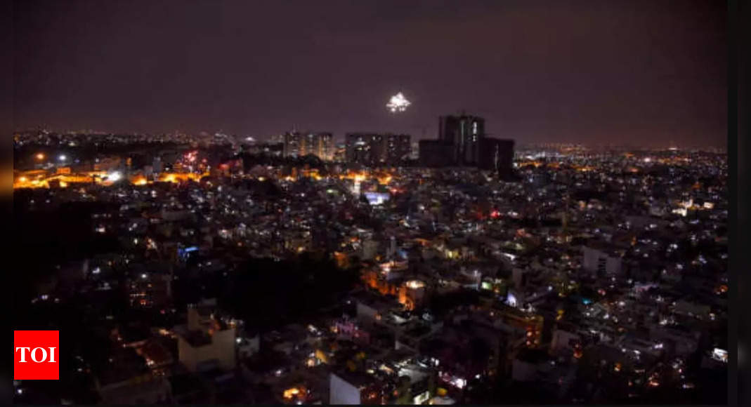 Eight-hour blackouts hit India after hottest March since 1901