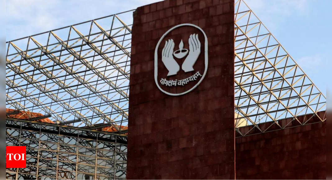 Govt to sell 3.5% stake in LIC, IPO to fetch Rs 21,000 cr