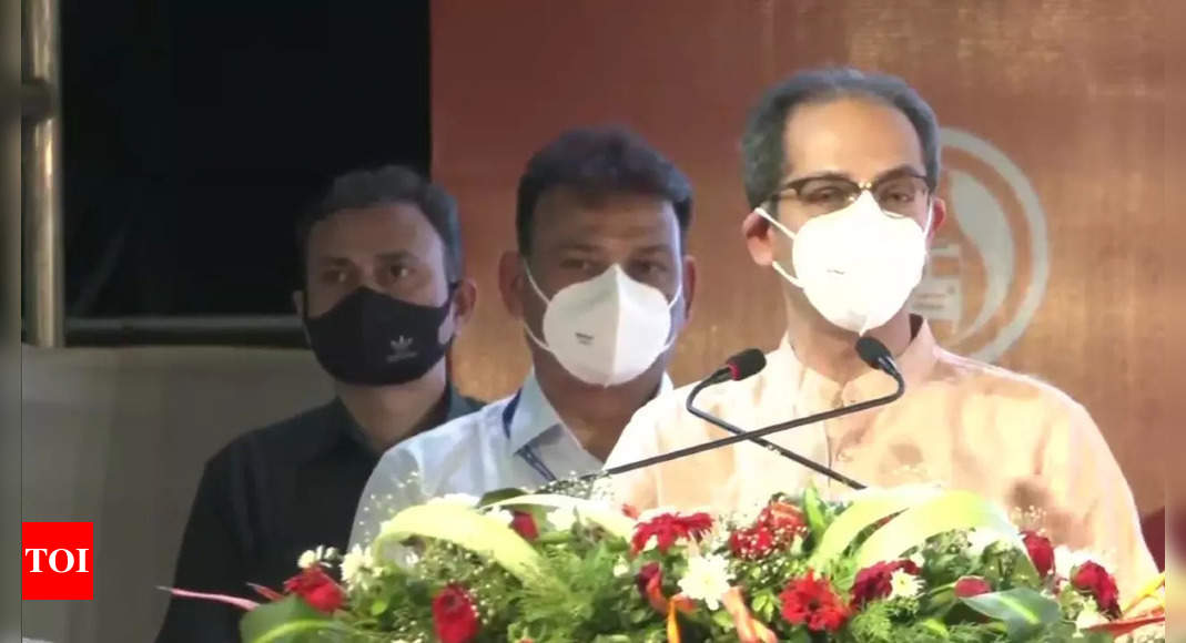 'If you resort to dadagiri...': Uddhav's warning to Ranas on Hanuman Chalisa row