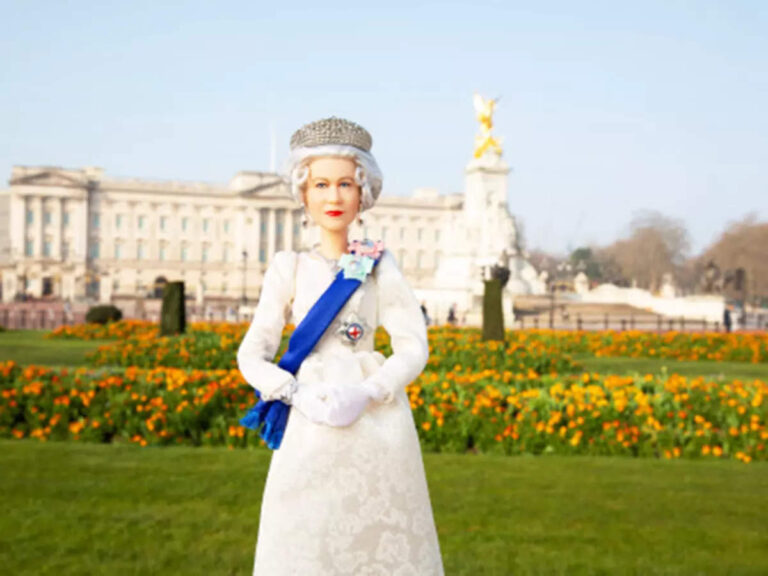 Inspired by Queen Elizabeth II’s iconic looks, pictures of Barbie Doll designed in her likeness go viral | Photogallery