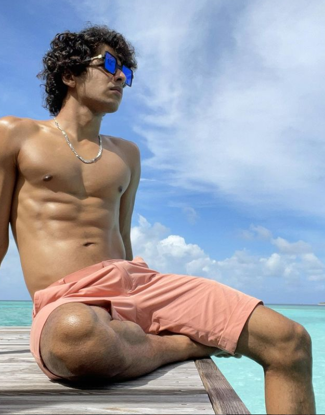 Ishaan Khatter, Biography, Brother, Family, Girlfriend, Movies, Net Worth,